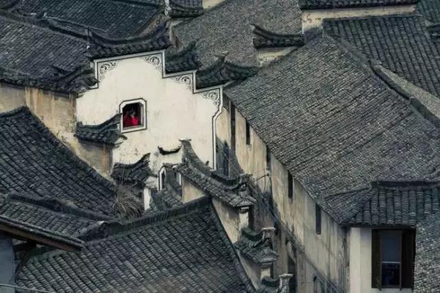 青瓦灰墻，高瓴飛檐，處處消磨時(shí)光