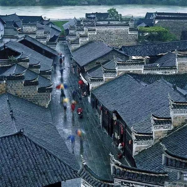 青瓦灰墻，高瓴飛檐，處處消磨時(shí)光