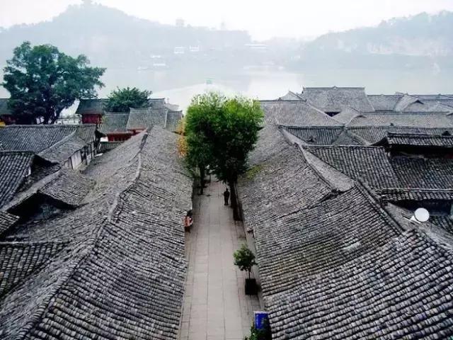 青瓦灰墻，高瓴飛檐，處處消磨時(shí)光