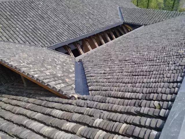 青瓦灰墻，高瓴飛檐，處處消磨時(shí)光