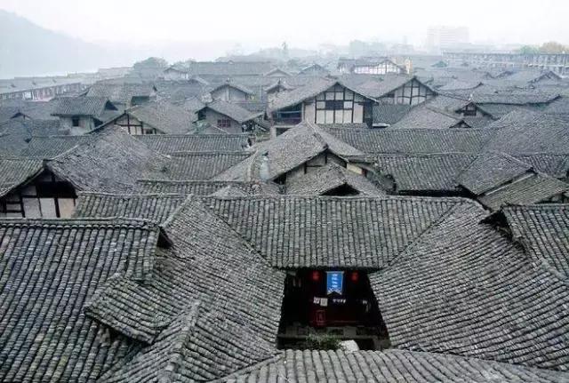 青瓦灰墻，高瓴飛檐，處處消磨時(shí)光