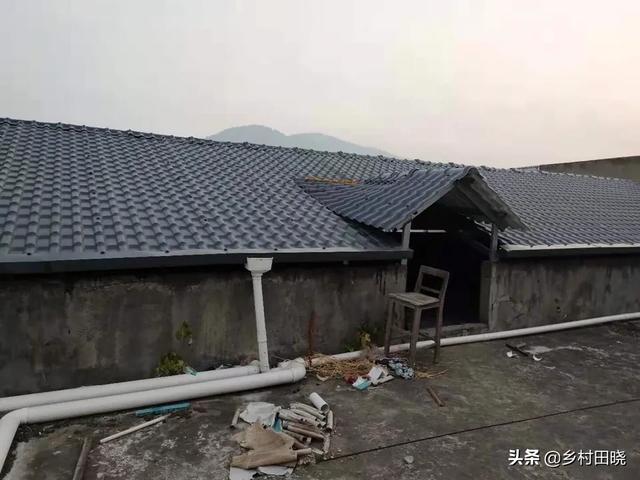 農(nóng)村自建房坡屋頂，用琉璃瓦還是樹脂瓦？看看內(nèi)行人的經(jīng)驗分享